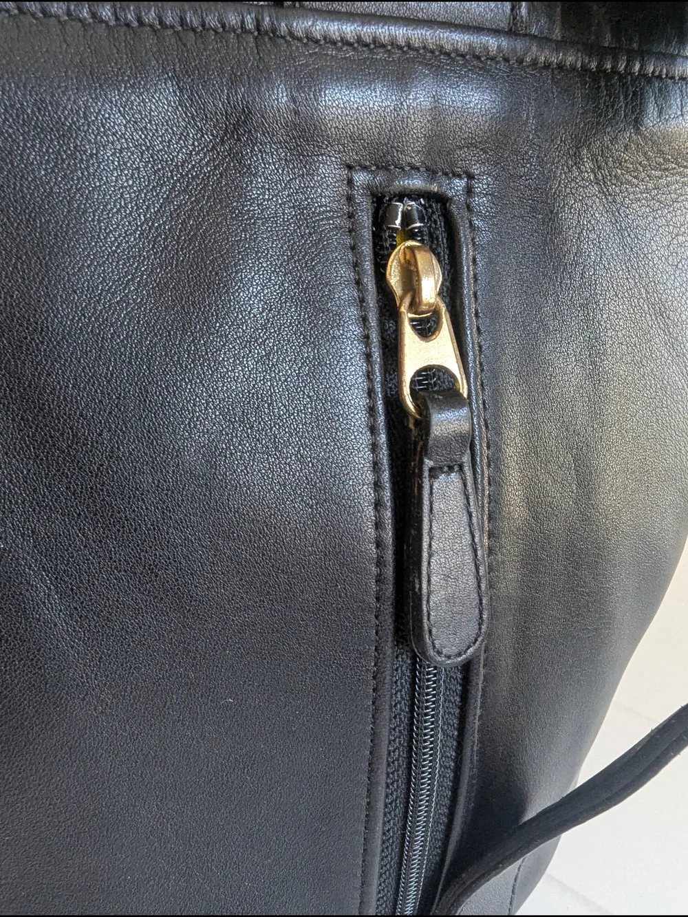 vintage 1990s Coach Soho Sling Bag (Style Number 4160